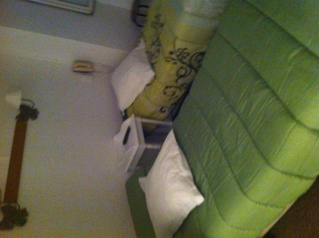 Le Monopole Hotell Reims Rum bild