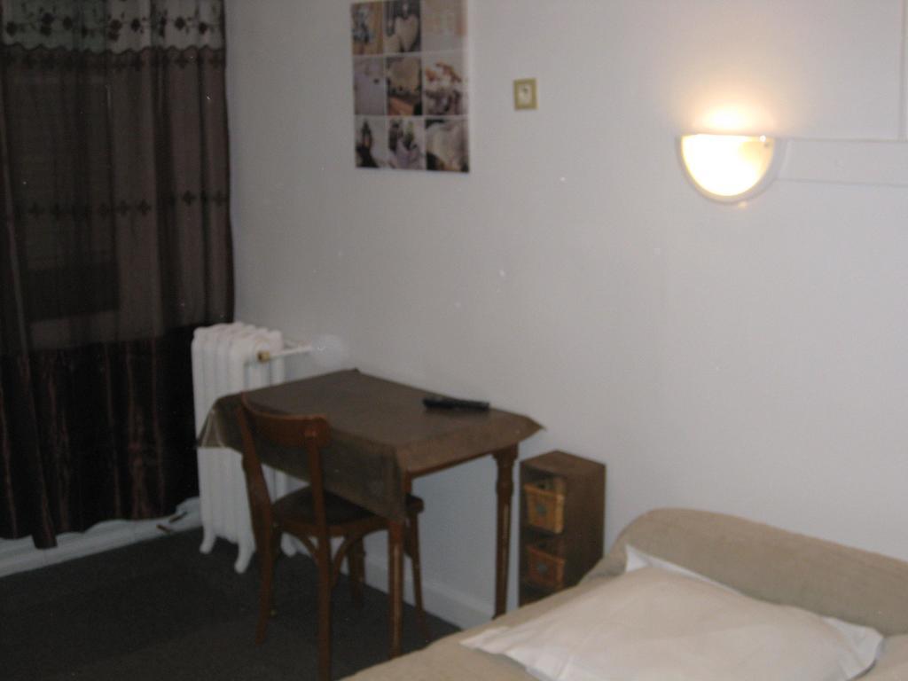 Le Monopole Hotell Reims Rum bild