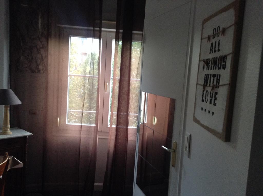 Le Monopole Hotell Reims Rum bild