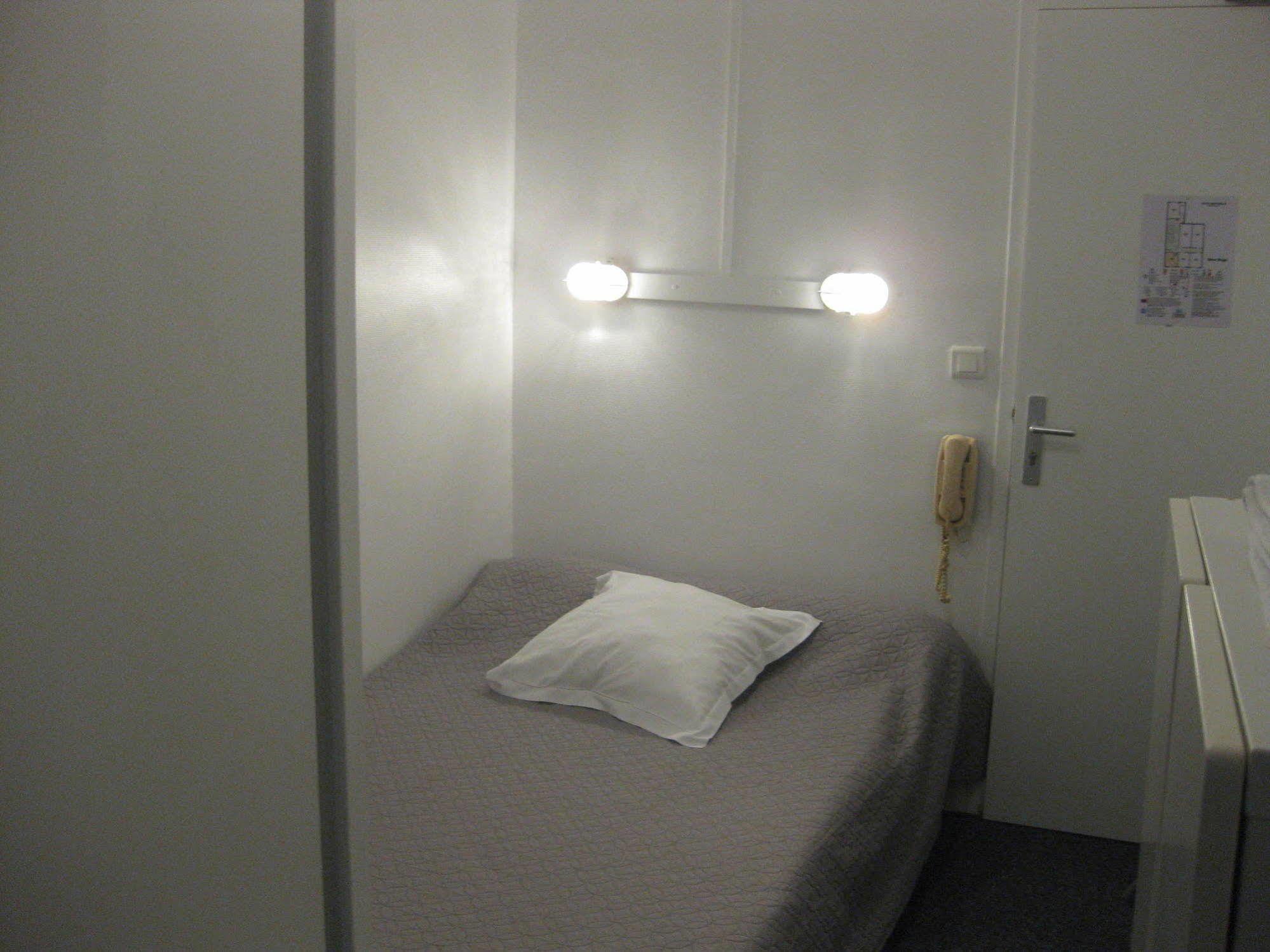 Le Monopole Hotell Reims Exteriör bild