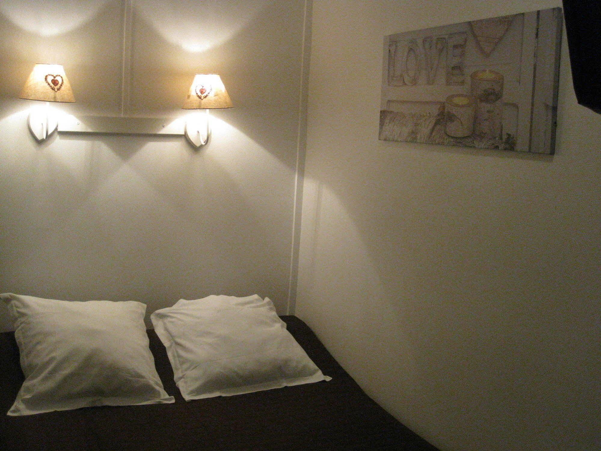 Le Monopole Hotell Reims Exteriör bild